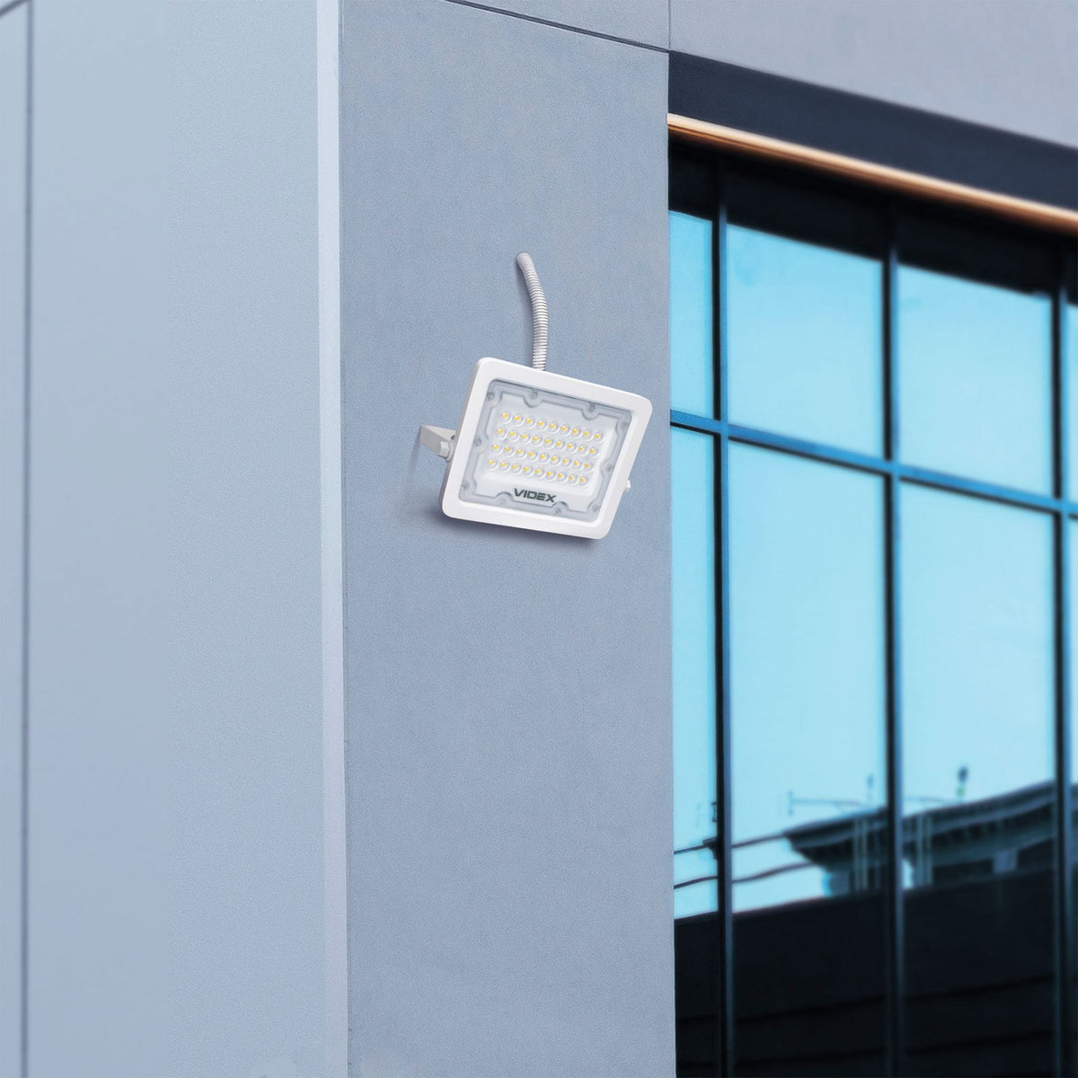 VIDEX LUCA 30 W LED floodlight / LED-prožektor, 5000 K, white / valge, VLE-F2e-305W — view / vaade 4