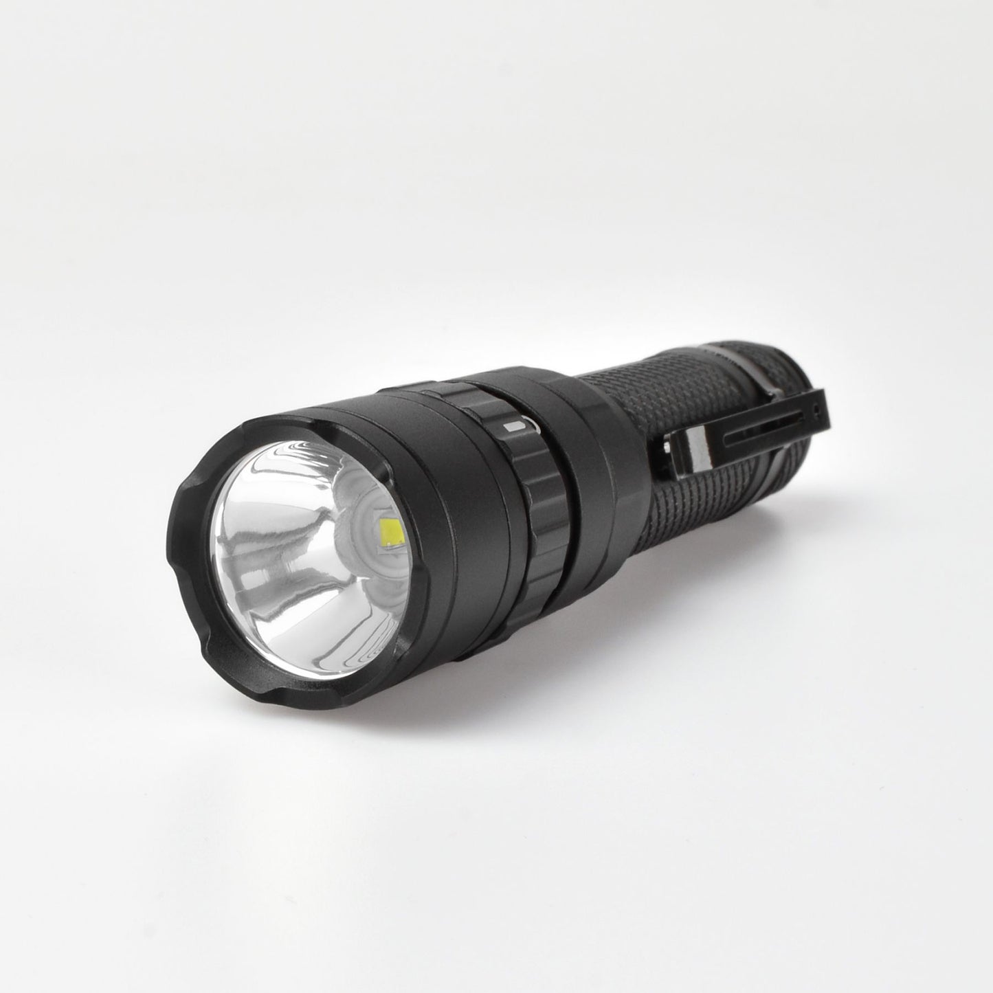 LED Portable Flashlight VIDEX VLF-A156R 1700 Lm 6500K – official image 5